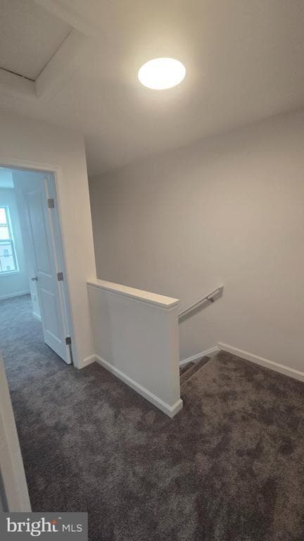 Building Photo - 14 Snowdrop Ct