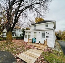 Building Photo - 132 Palmer St