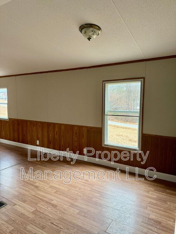 Building Photo - 48 Hillside Ln