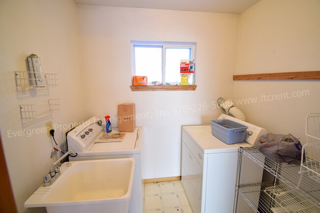 Building Photo - 2030 Pecos Pl