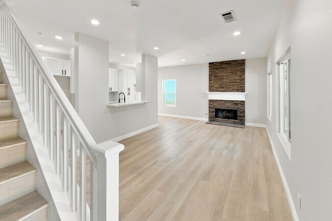 Building Photo - 25544 Portola Loop