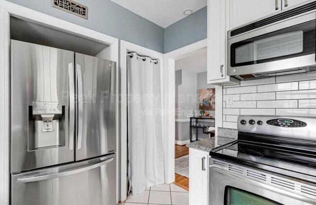 Building Photo - 4504 Hanover Ave