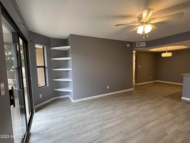 Building Photo - 4850 E Desert Cove Ave