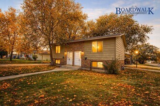 Building Photo - 661/663 N 980 W