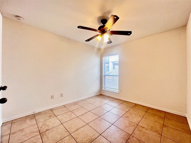 Building Photo - 14214 Ayers Rock Rd