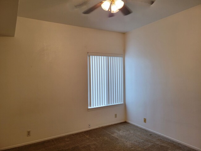 Building Photo - Ridgecrest 2 Bedroom Condo With Gated Swim...