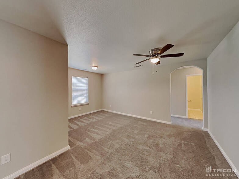 Building Photo - 6016 Amber Cliff Ln