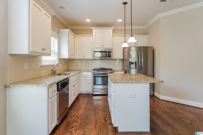 Building Photo - 1029 Edgewater Ln