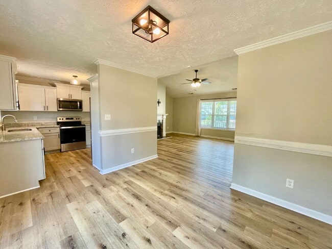 Building Photo - 3-Bed, 2-Bath Nest With Bonus Room In Faye...