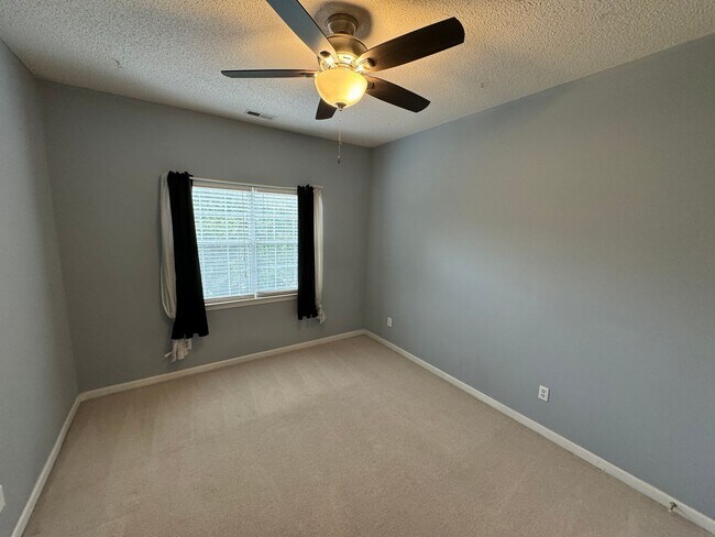 Building Photo - 17115 Grenache Ct