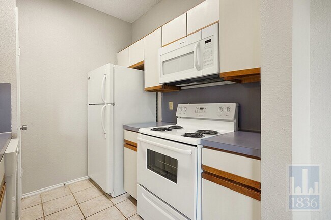 Building Photo - 2804 Rio Grande St