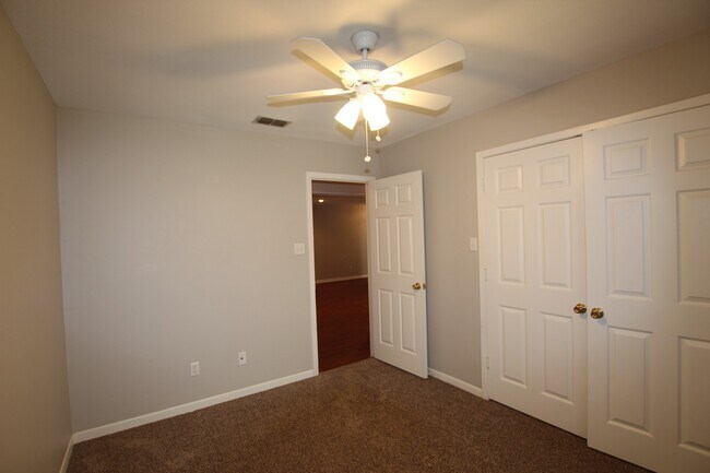 Building Photo - Langley Westminster Duplex