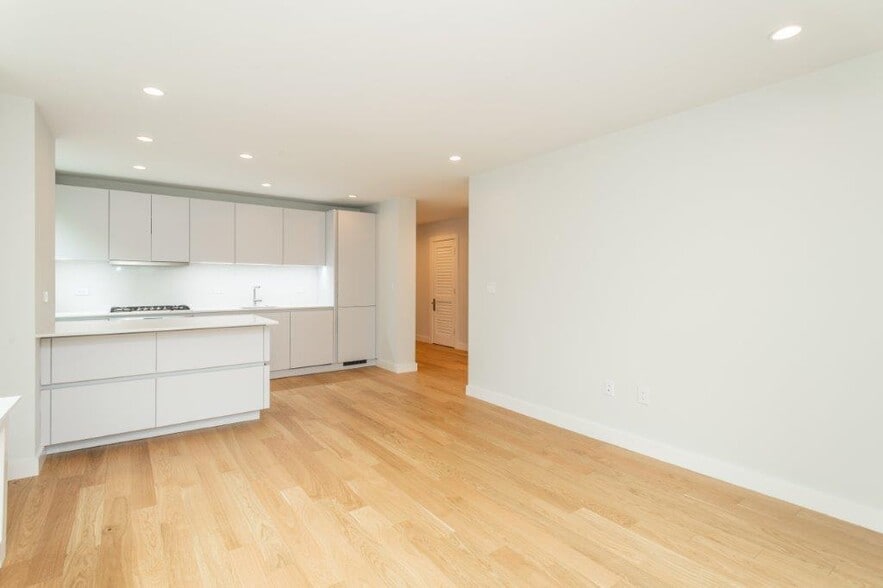 Building Photo - 123 Highland Ave