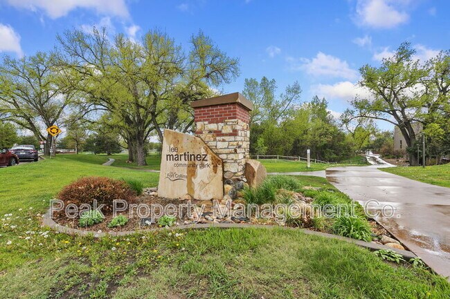 Building Photo - 401 Mason Ct
