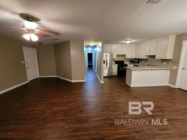 Building Photo - 105 Lively Cir