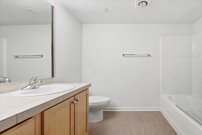 Building Photo - $1,895 • Modern 2BR Condo in Tanasbourne – Garage Included!