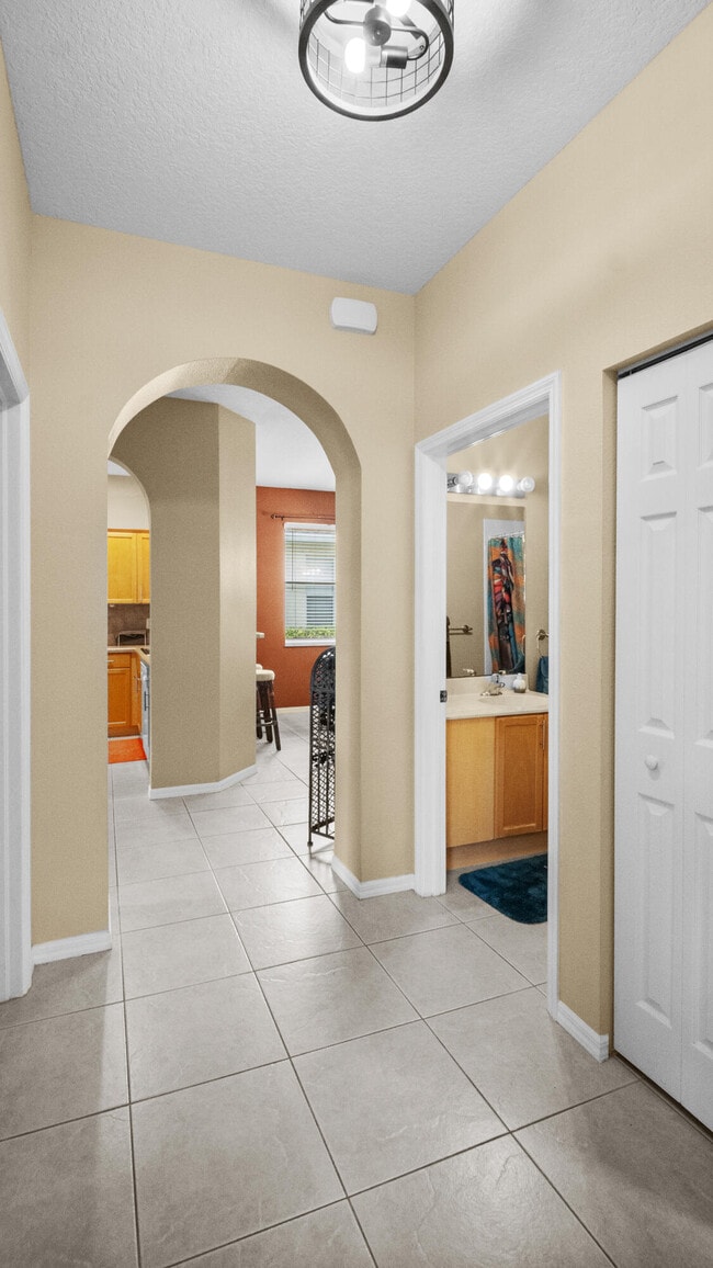 Building Photo - 222 Manatee Springs Way