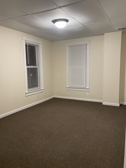 Building Photo - 1558 Scott St