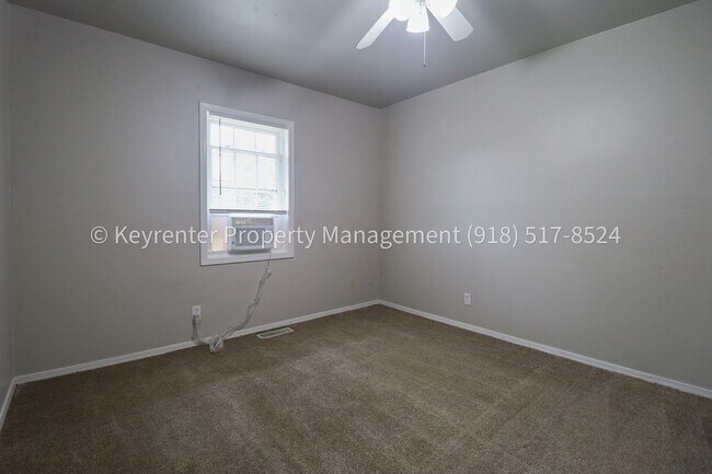 Building Photo - 2144 N Garrison Pl