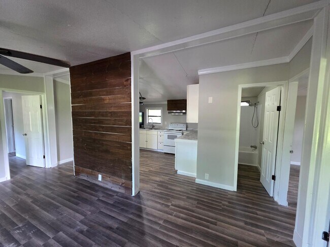 Building Photo - 1577 Corinth Poseyville Rd