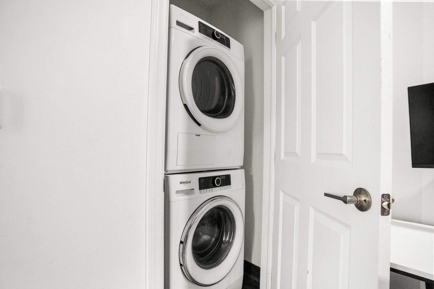 Building Photo - 209 9th St