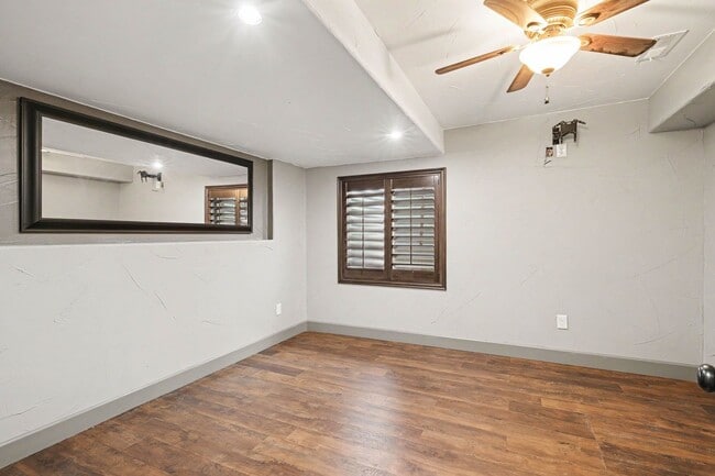 Building Photo - 5634 W Ida Dr