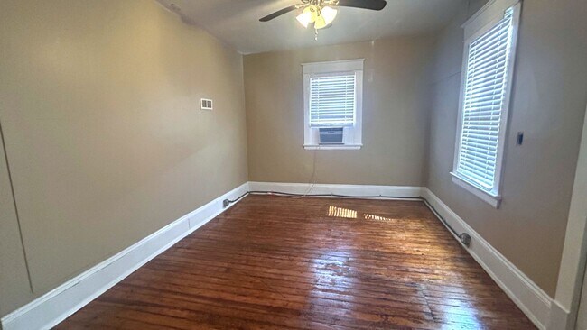 Building Photo - PARK117