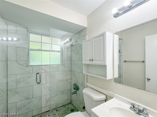 Building Photo - 746 109th Ave N