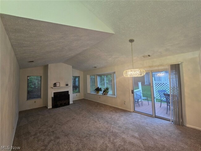 Building Photo - 355 Village Pointe Dr