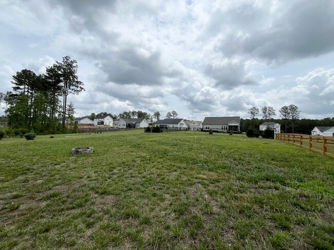 Building Photo - Private 3BD, 2.5BA Home with Modern Finishes, Back Deck and Large Yard, on a Nearly Half Acre Lot
