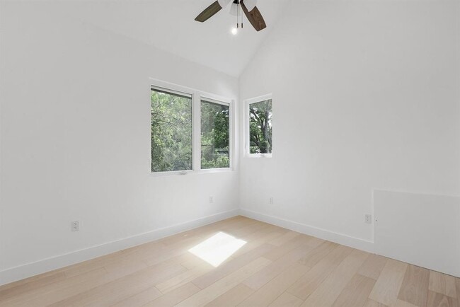Building Photo - 1503 Newton St