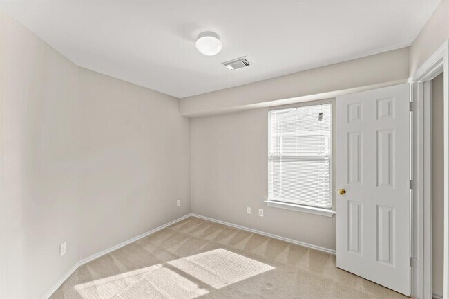 Building Photo - 6318 Veranda Green Trail