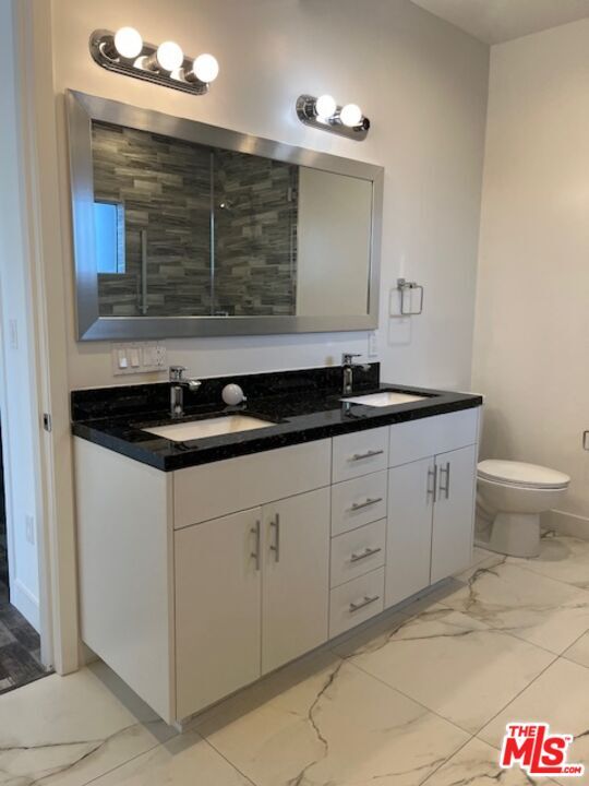 Building Photo - 1445 S Fairfax Ave