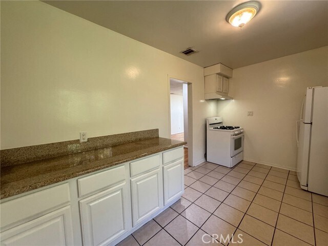 Building Photo - 1372 W 36th St