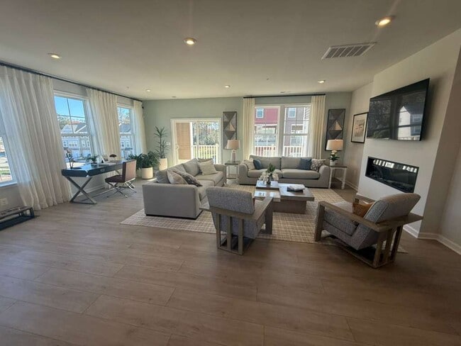 Building Photo - 9221 Magellan Pkwy