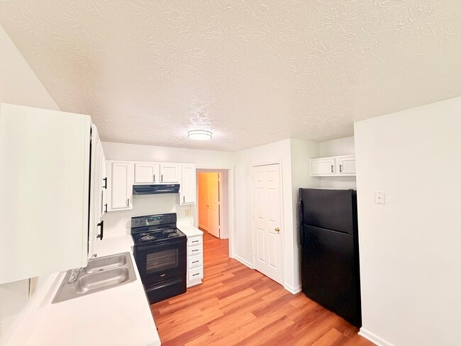 Building Photo - 8837 Freedom Way