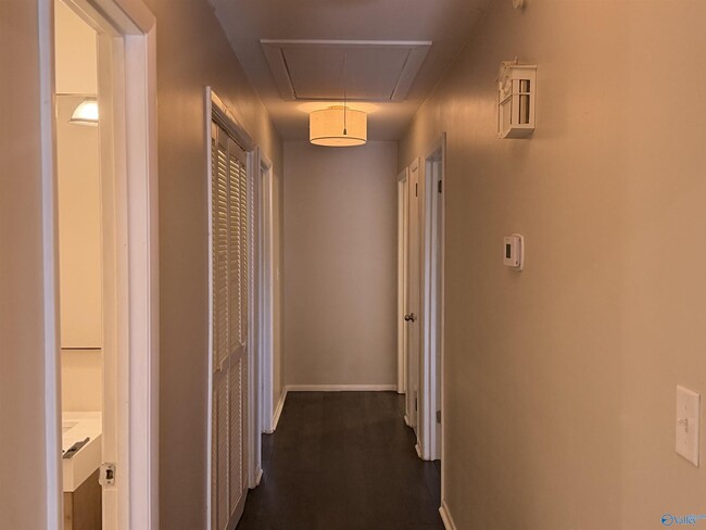 Building Photo - 8711 Edgehill Dr SE