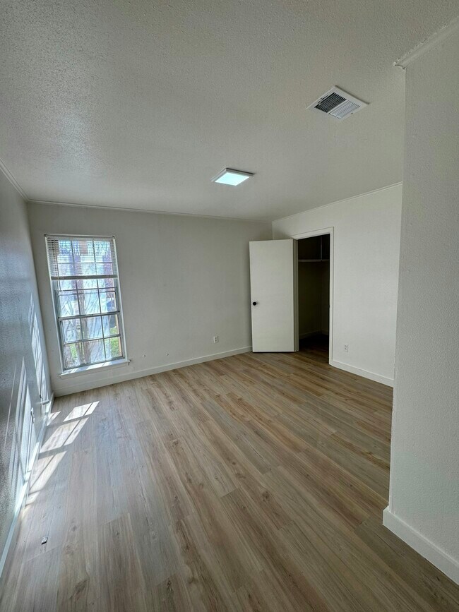 Building Photo - 3825 Old Faithful Ct