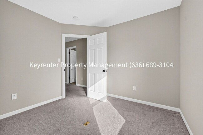 Building Photo - 2823 Winding Valley Dr