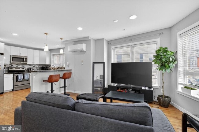 Building Photo - 1241 S 28th St