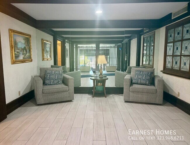 Building Photo - 12830 Burbank Blvd