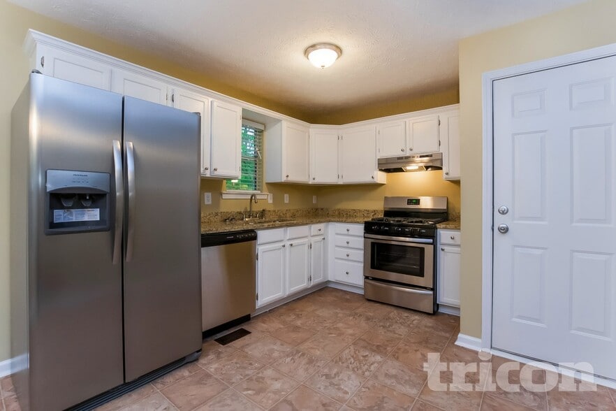 Building Photo - 48 Hale Haven Dr