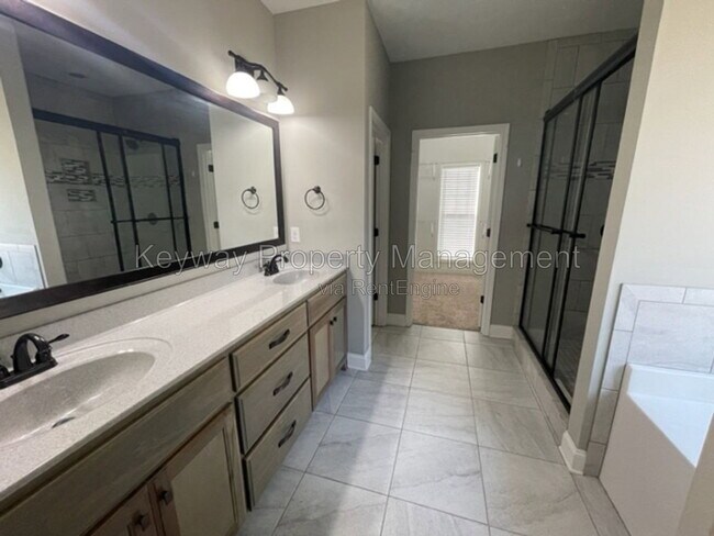 Building Photo - 3167 Lake Norman Dr