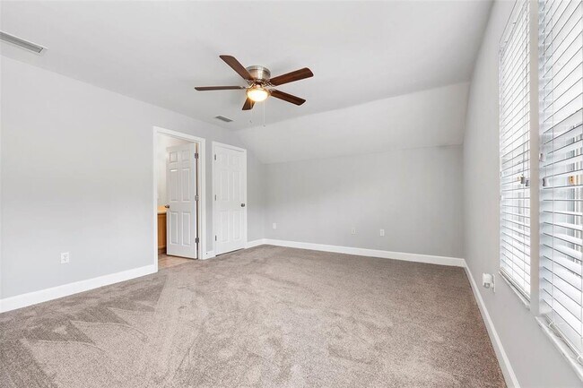 Building Photo - 8376 SW 80th Pl
