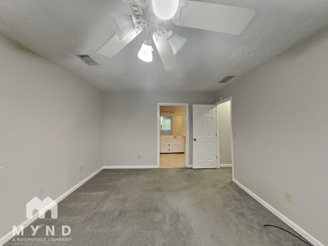 Building Photo - 2211 Tarence Ln SW