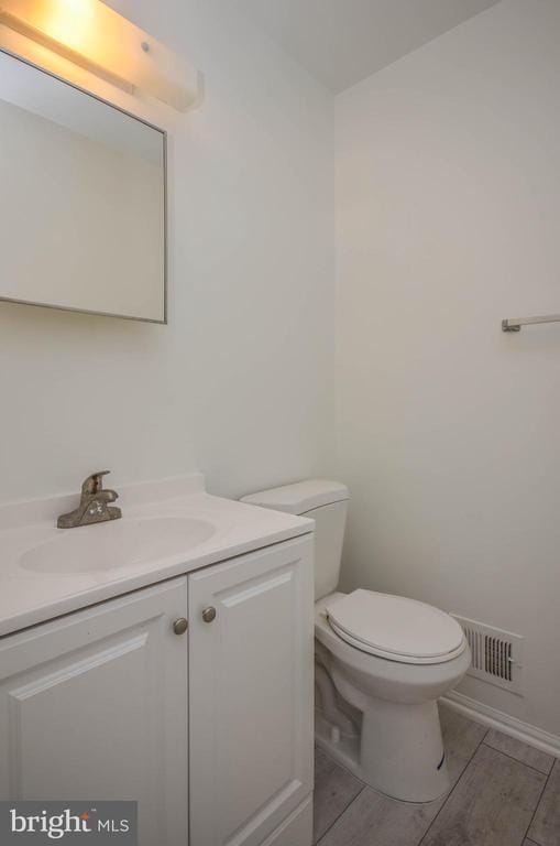 Building Photo - 8 Hines Ct