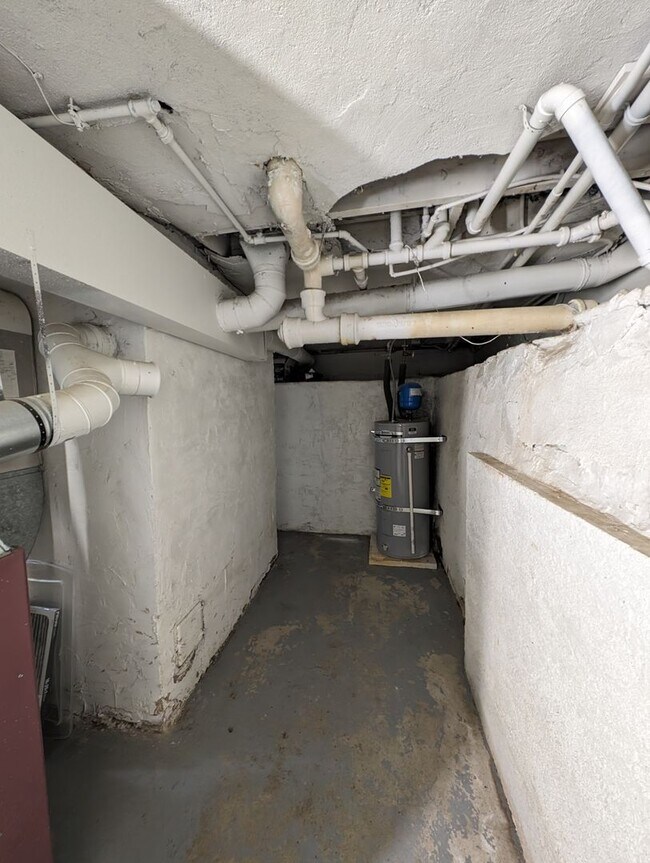 Building Photo - Updated 3 Bedroom Charmer in the Heart of ...