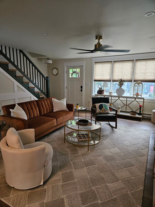 Building Photo - 16 N Washington St