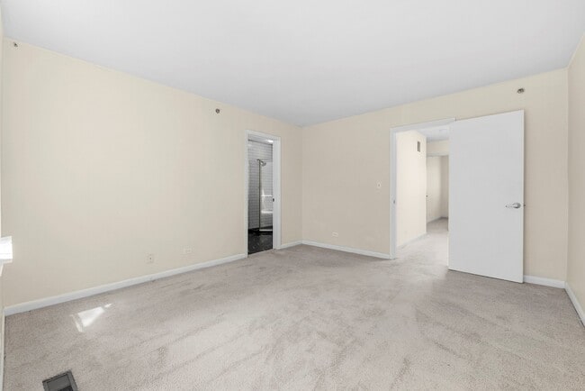Building Photo - 1716 E 54th St