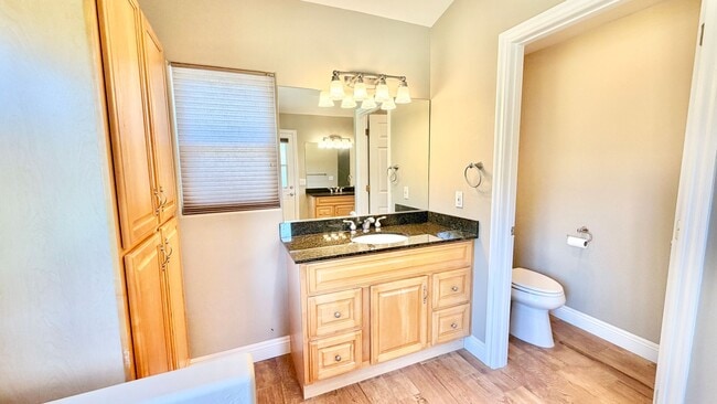Building Photo - Lovely Single Story Home, Great Neighborhood, Amazing Yard Space, Close distance to Downtown Fall...